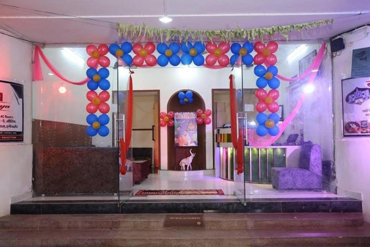 Hotel Kumkum Chhaya Panna Exterior photo